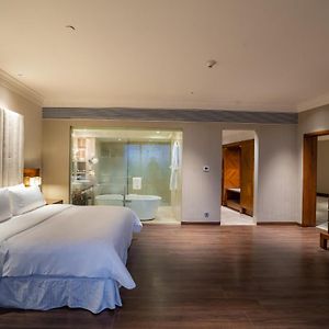 Large King Suite