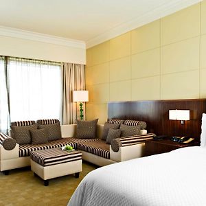 1 Queen Bed Guest Room